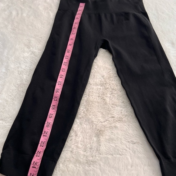 Champion black capris leggings size medium - Picture 8 of 8